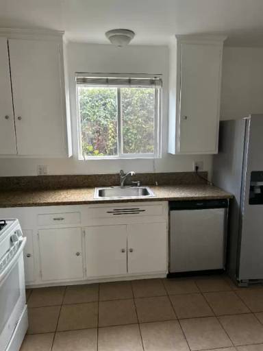 Main picture of 8546 Cashio St