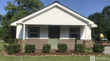 Main picture of 223 W Railroad Ave SE