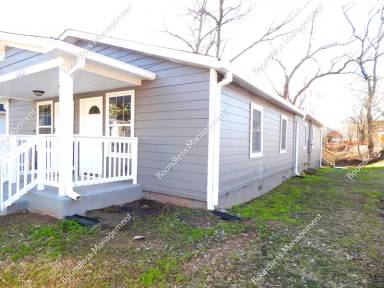 Main picture of 1027B Garibaldi St SW