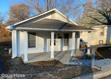 Main picture of 308 W 9th St