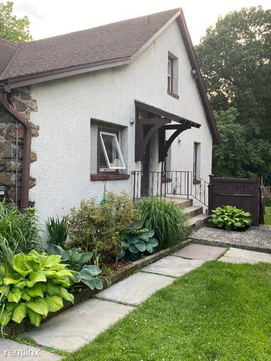 Main picture of 211 Highview St