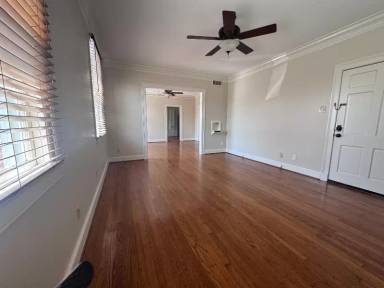 Main picture of 317 W University Ave