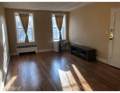 Main picture of 25 Englewood Ave