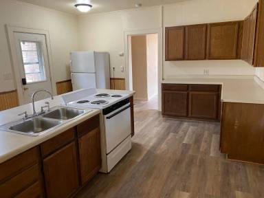 Main picture of 1329 1/2 Grand Ave