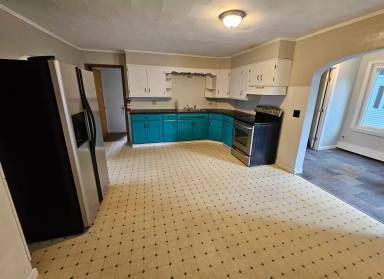 Main picture of 646 Main St