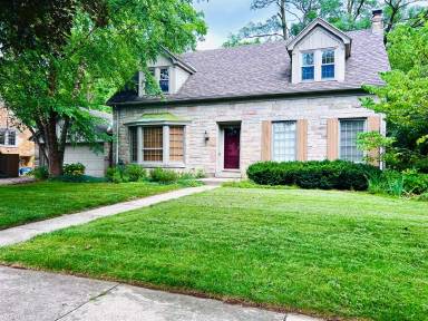 Main picture of 22 Parkview Dr NE