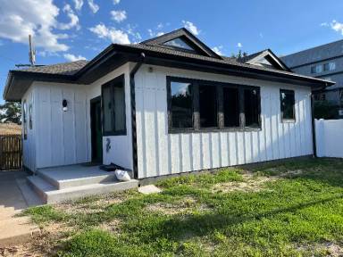 Main picture of 2430 1/2 W 39th Ave