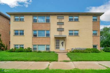 Main picture of 3205 W 97th St