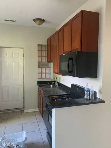 Main picture of 422 E 66th St