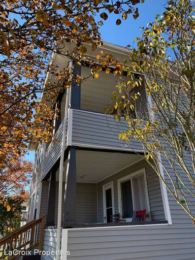 Main picture of 66 Pond St