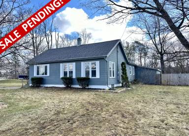Main picture of 2097 W Maple Ave