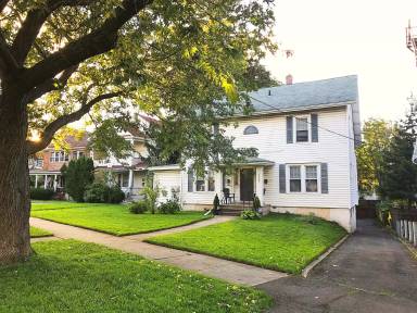 Main picture of 2129 James St