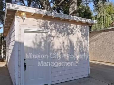 Main picture of 916 San Andres St