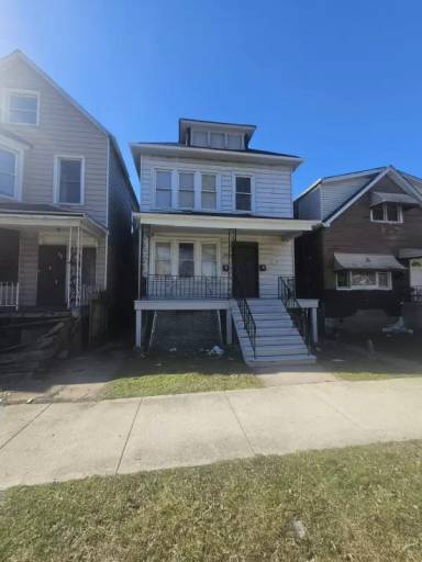 Main picture of 8520 S Escanaba Ave