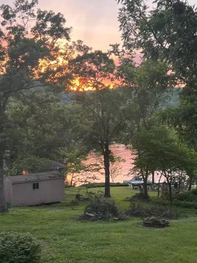 Main picture of 1546 Hideaway Rd