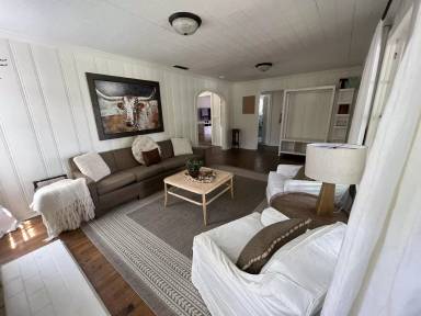 Main picture of 4632 Lafayette Ave