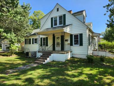 Main picture of 500 S Francis St