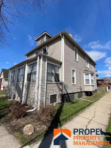 Main picture of 97 Batavia St