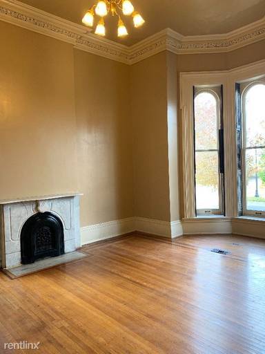 Main picture of 1206 E Main St