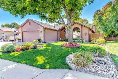 Main picture of 1525 E Falconrim Ct