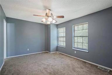 Main picture of 9429 W Longview Pkwy