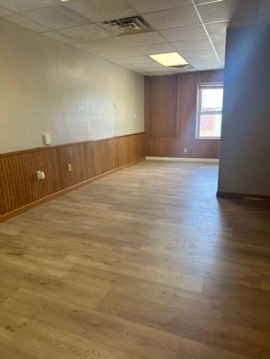 Main picture of 138 N Main St