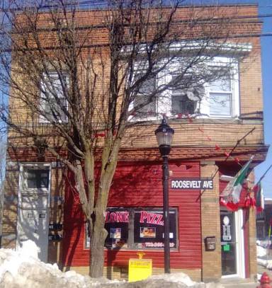 Main picture of 594 Roosevelt Ave
