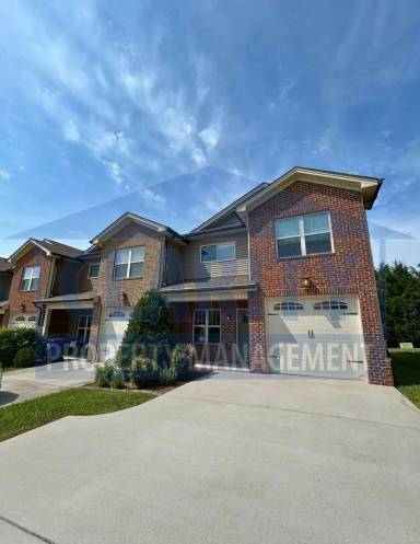 Main picture of 220 Bellingham Dr NE