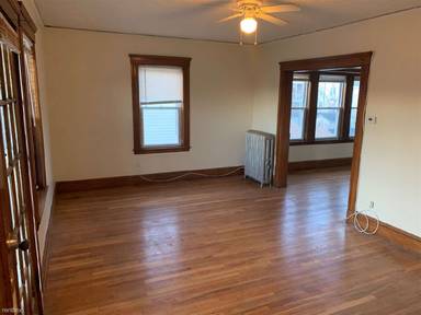 Main picture of 33 Sewall St