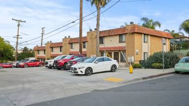 Main picture of 3791 Boundary St