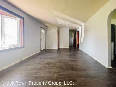 Main picture of 3100 E Race St