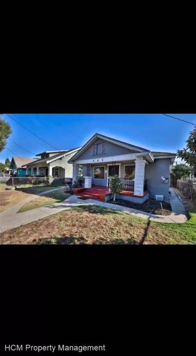 Main picture of 844 1/2 W 43rd Pl