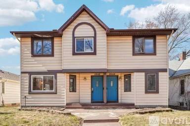 Main picture of 2646 Quincy St NE