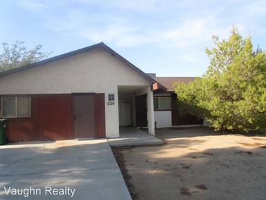 Main picture of 628 W Coral Ave