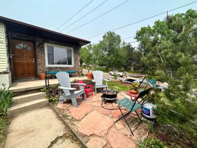 Main picture of 701 S Mariposa Way