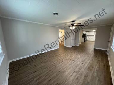 Main picture of 1555 16th St NE