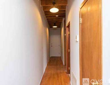 Main picture of 660 W Grand Ave