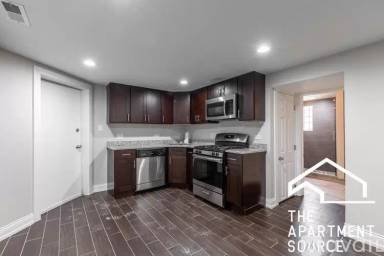 Main picture of 2945 W Diversey Ave