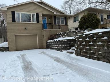 Main picture of 6005 Charles St