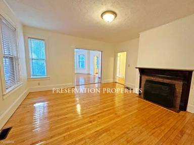 Main picture of 11 Highland Park