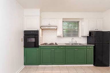 Main picture of 3243 Ivanhoe St