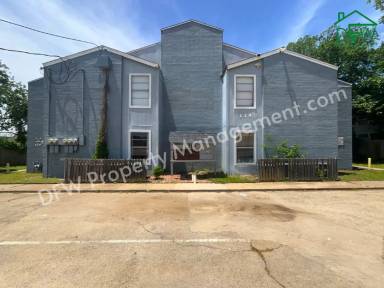 Main picture of 219 Fry St