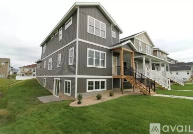 Main picture of 2742 W Main St
