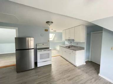 Main picture of 221 Calef Rd