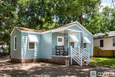 Main picture of 2735 W Surrey Dr