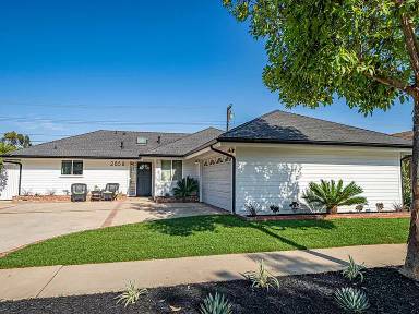 Main picture of 2858 Drake Ave