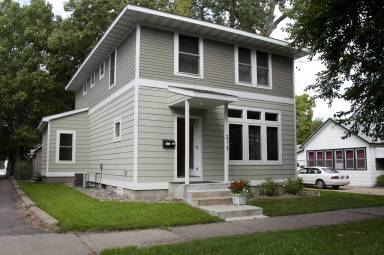 Main picture of 219 5th St SE