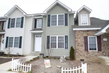 Main picture of 207 Swallow Dr