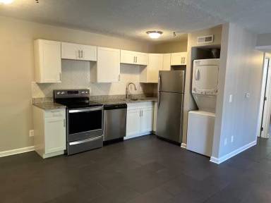 Main picture of 1000 Parkvale Ct