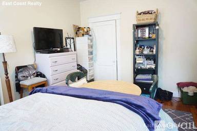 Main picture of 60 Woodstock Ave